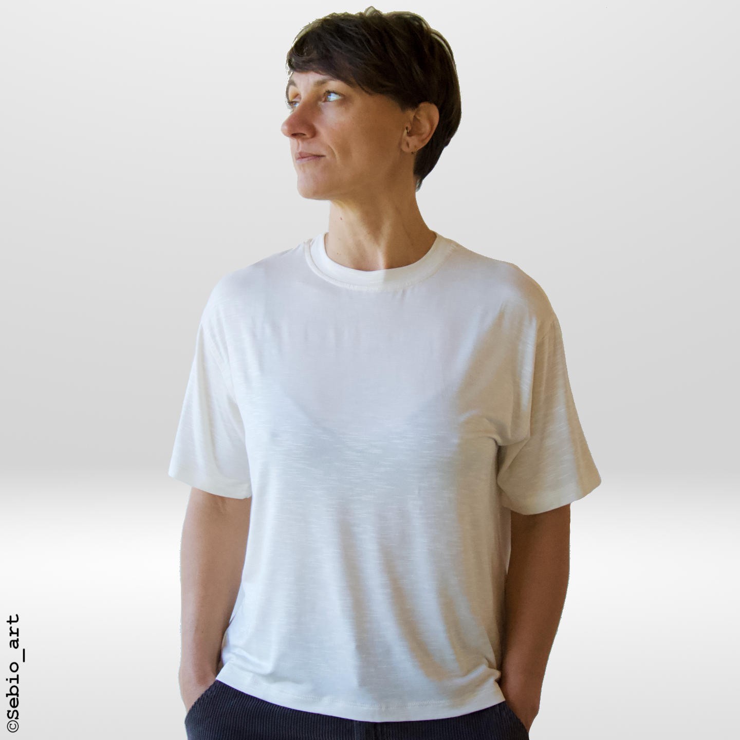 Bamboo women's T-Shirt. Natural and black colours. Short sleeve. Eco-friendly and organic